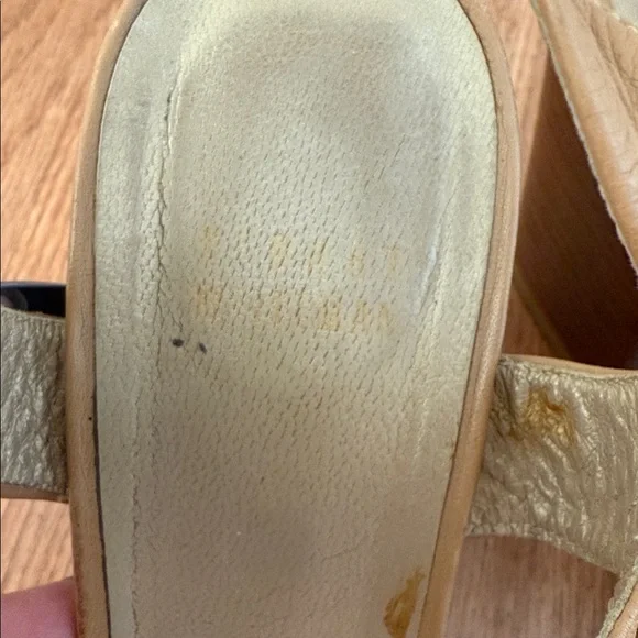 STUART WEITZMAN Brown Tan Chunky Wooden Heel Sandal Size 8.5 - Picture 4 of 7